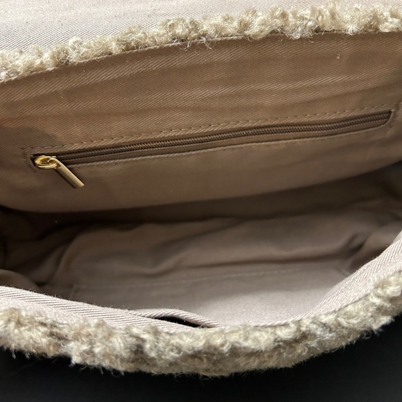 Urban Outfitters Sherpa Bag - Picture 4 of 4